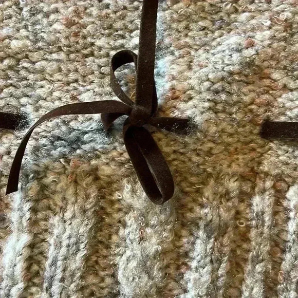 Architect Gray Women's Sweater - Picture 5 of 7